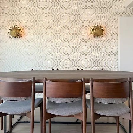 21 - Exceptional Retro Design Triplex At The Of