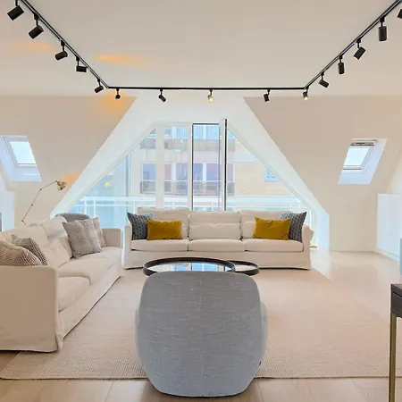 21 - Exceptional Retro Design Triplex At The Of * クノック・ヘイスト